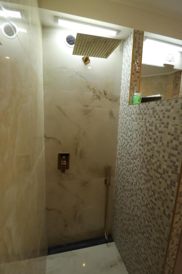 Cosmos Apartment Ternopil Luaran gambar